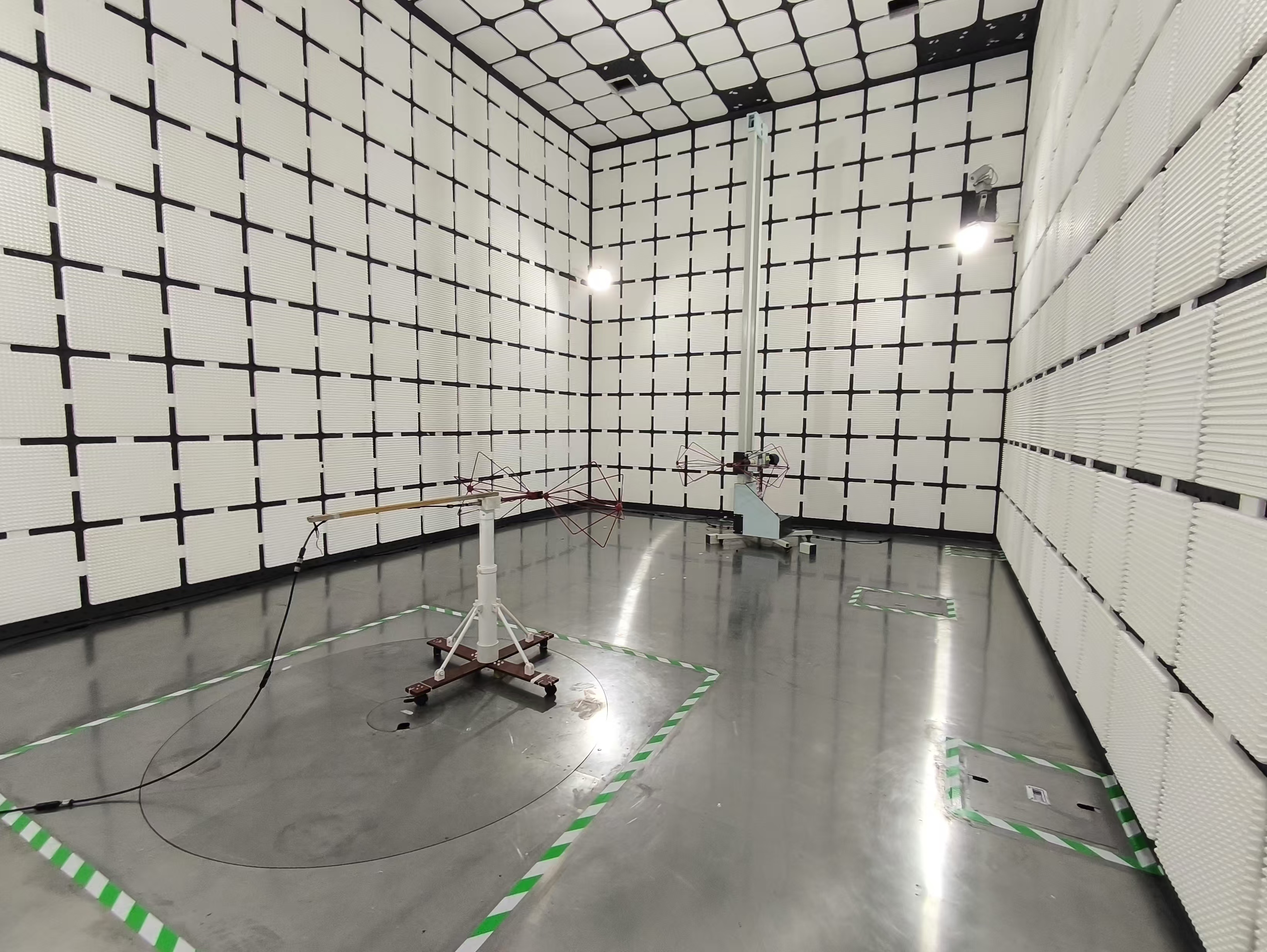 966 半電波暗室 966 半電波暗室